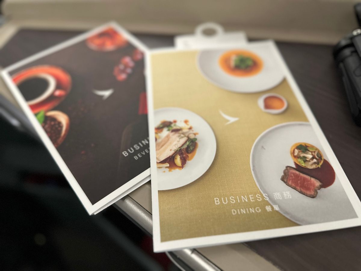 成田-香港便がまさかの4時間の遅延。
ほぼ倍の時間をかけて香港に到着後、す...