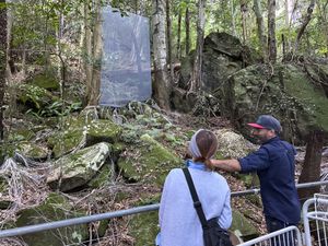 Scenic walkwayは整備されてて、歩きやすかった。

途中、妻が...