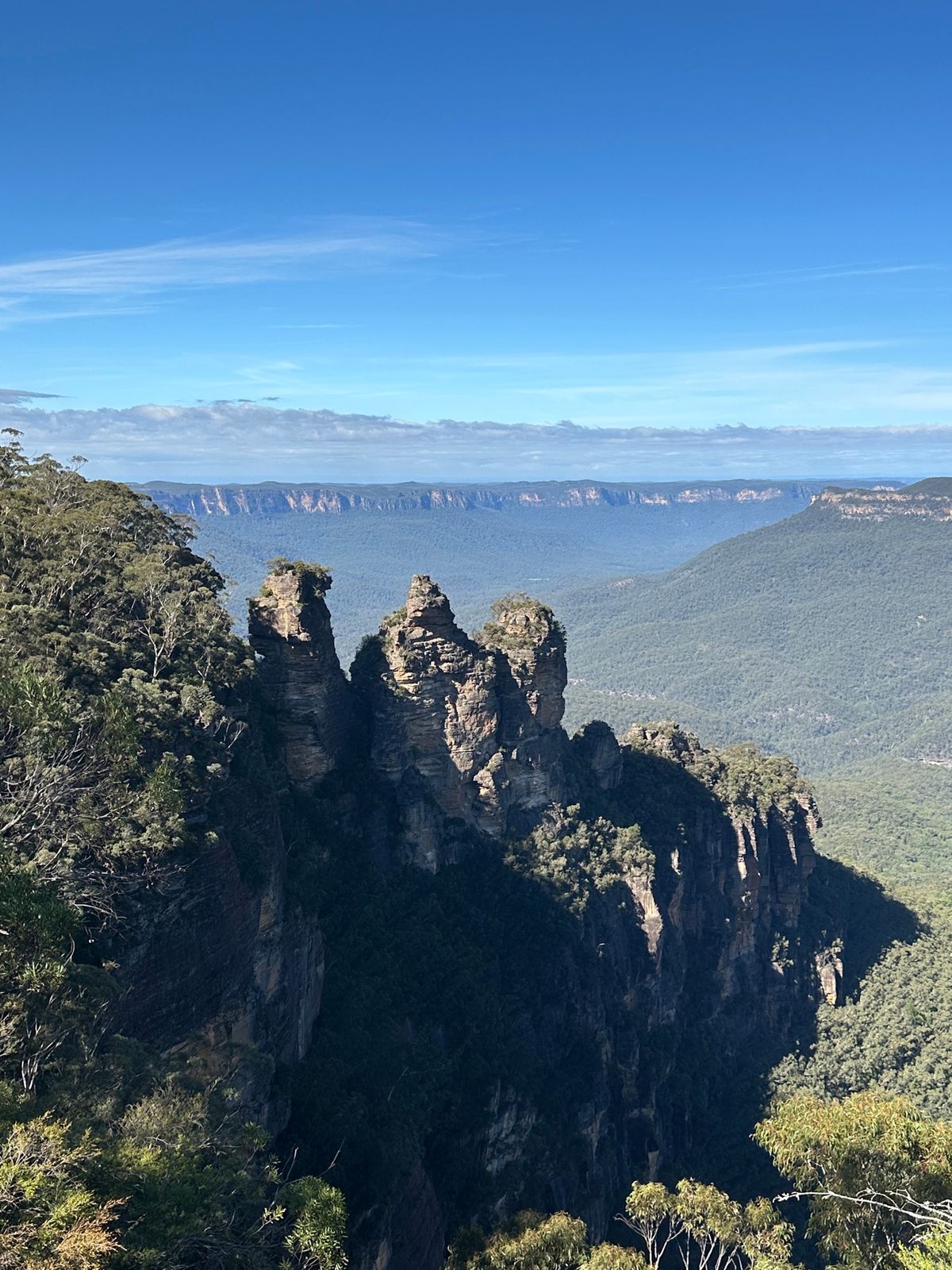 Echo PointからThree Sistersを望む