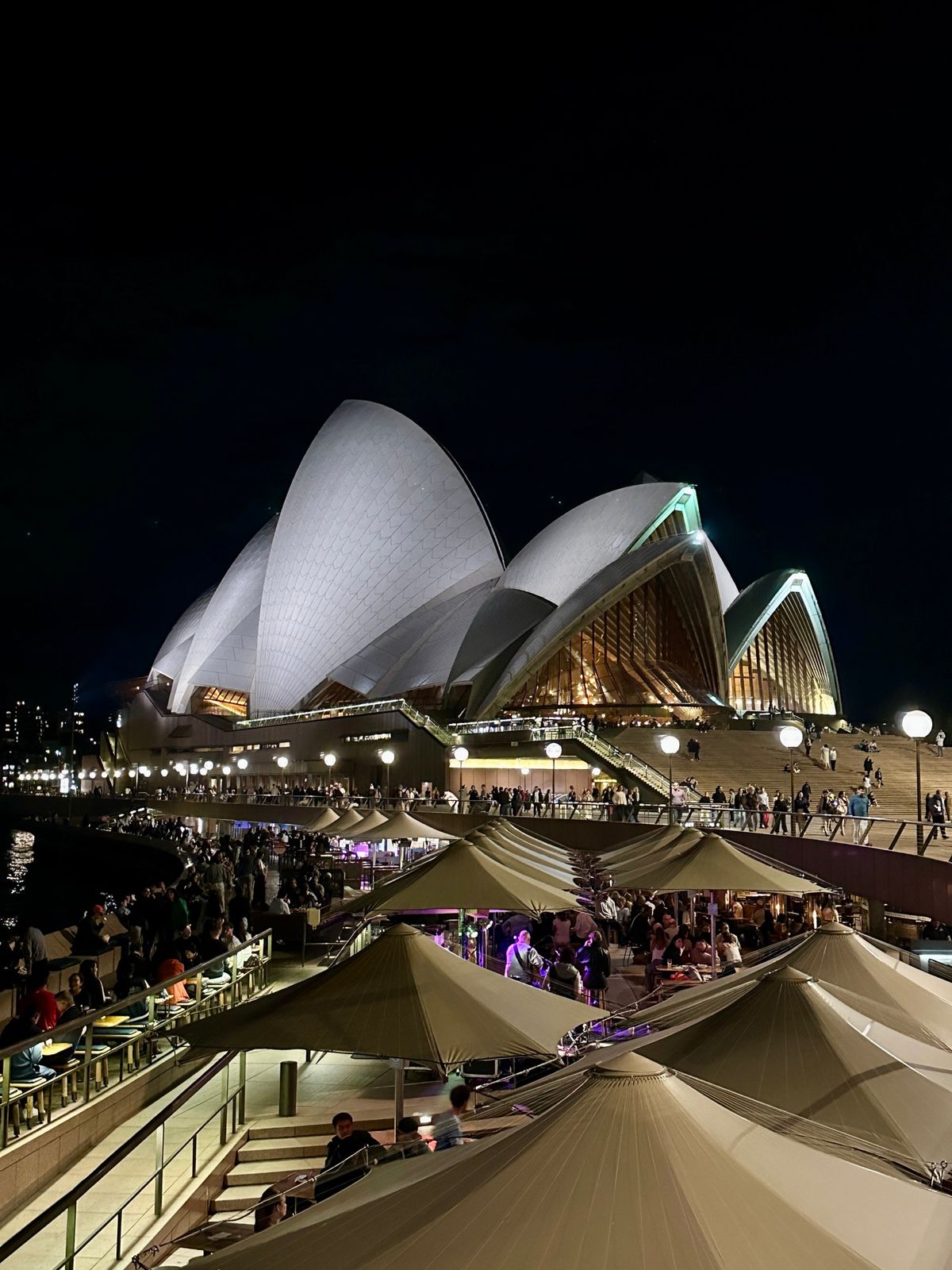 オペラハウス、サーキュラーキー、ハーバーブリッジは夜が断然お勧めです。