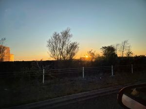 ただひたすら走る
夕日に向かって走る