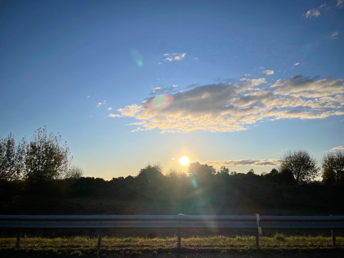 ただひたすら走る
夕日に向かって走る