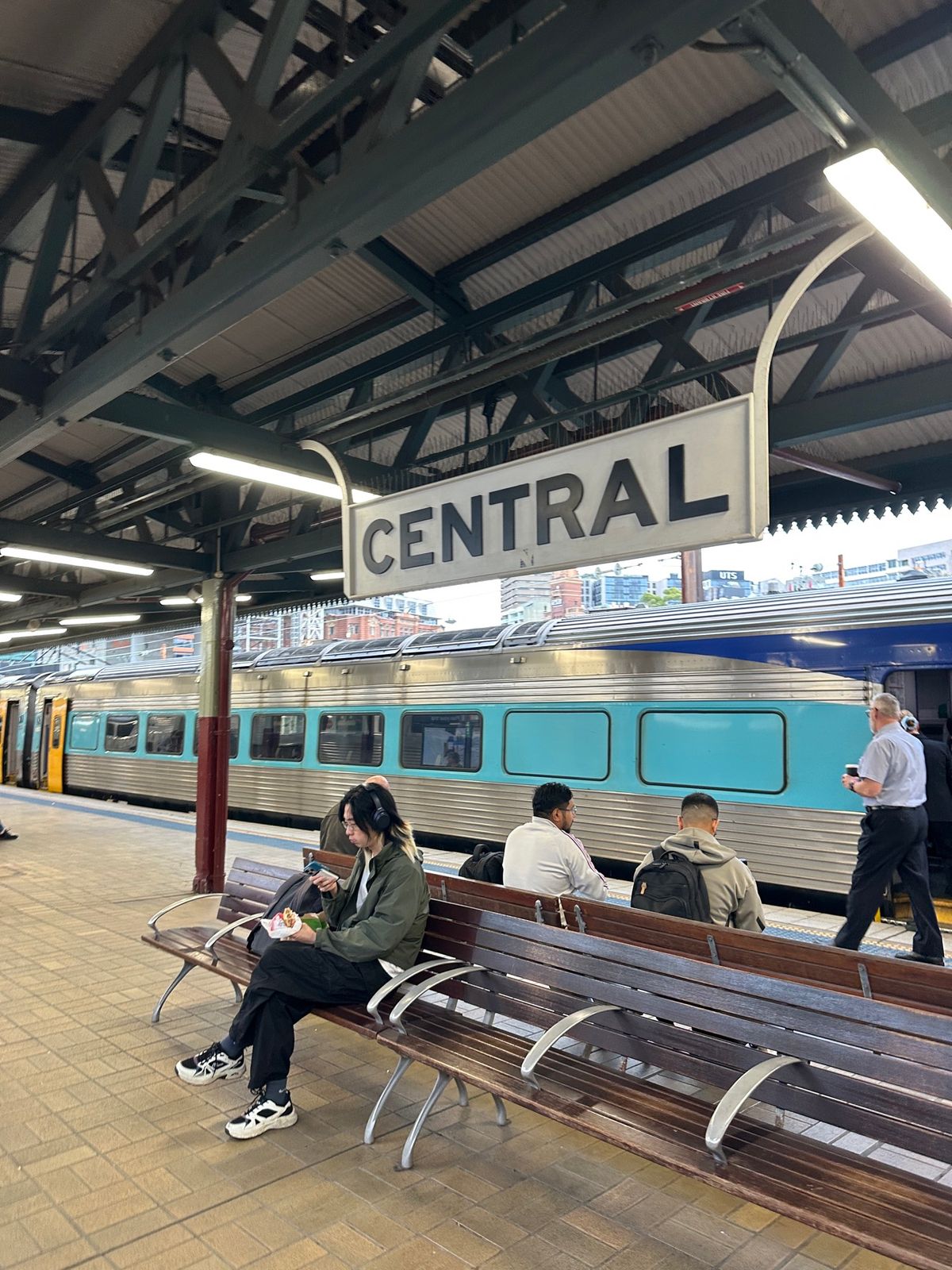 CentralからKatoombaへ。
世界遺産Blue Mountain...