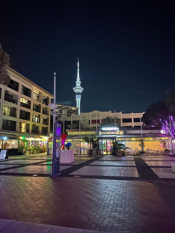 香港・赤鱲角國際機場、Chek Lap Kok International Airport「NRT ✈︎ HKG ✈︎ ACL ✈︎ SYD ✈︎ HND」の写真：ヴァイダクト港へ食事へ向かうも、完全にツ...