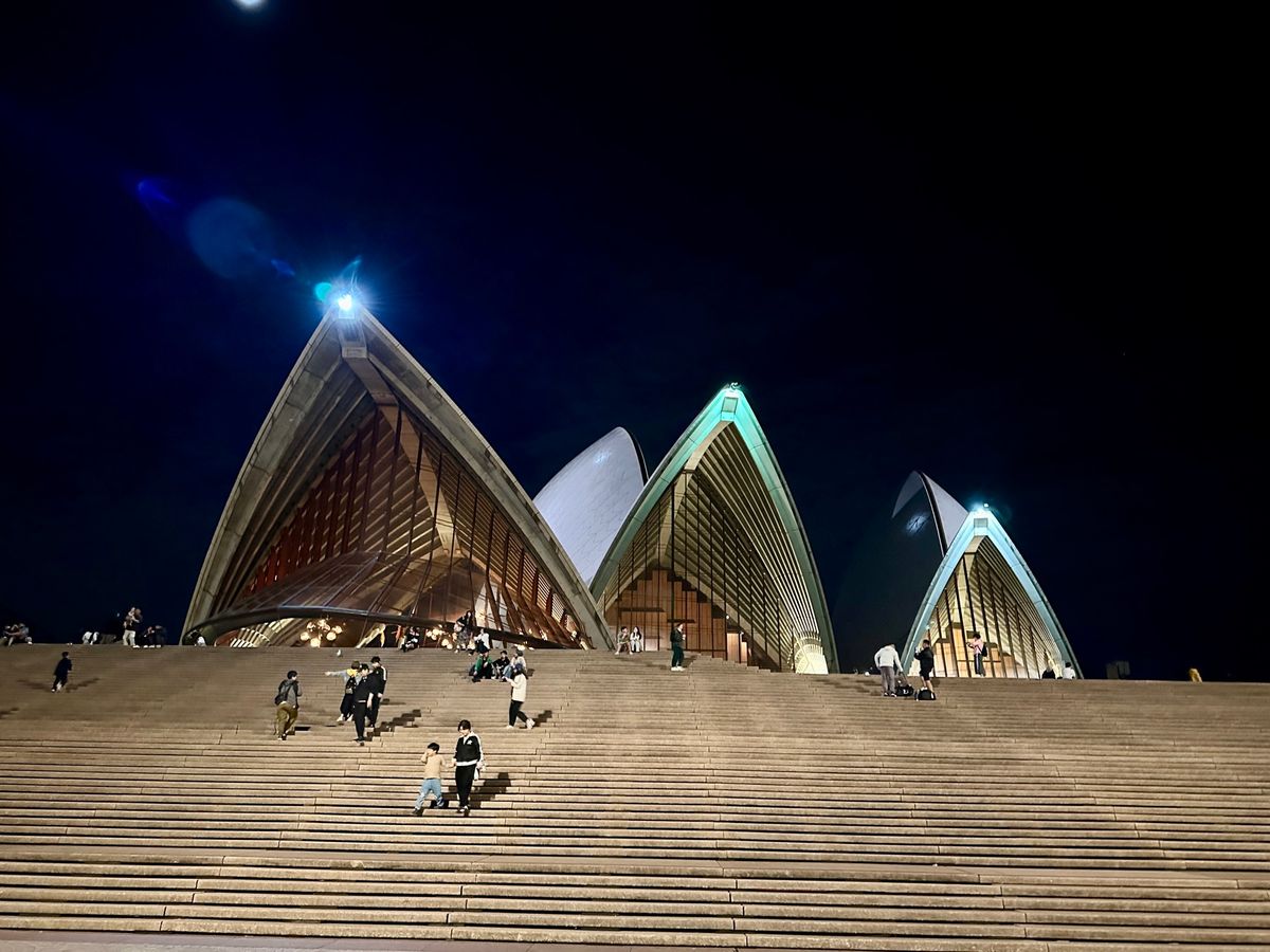 オペラハウス、サーキュラーキー、ハーバーブリッジは夜が断然お勧めです。