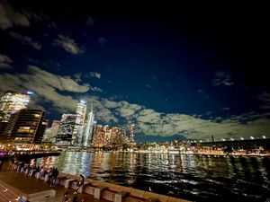 オペラハウス、サーキュラーキー、ハーバーブリッジは夜が断然お勧めです。