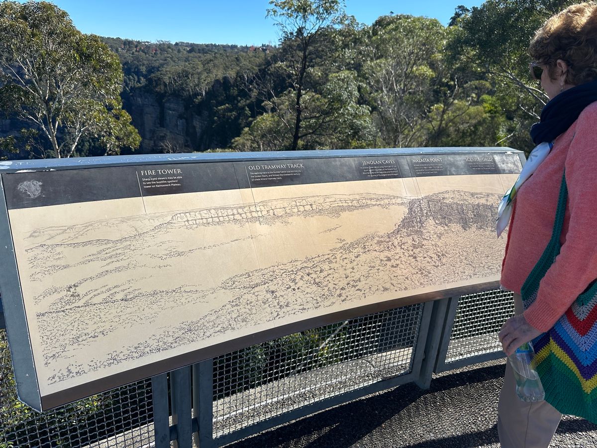 Echo PointからThree Sistersを望む