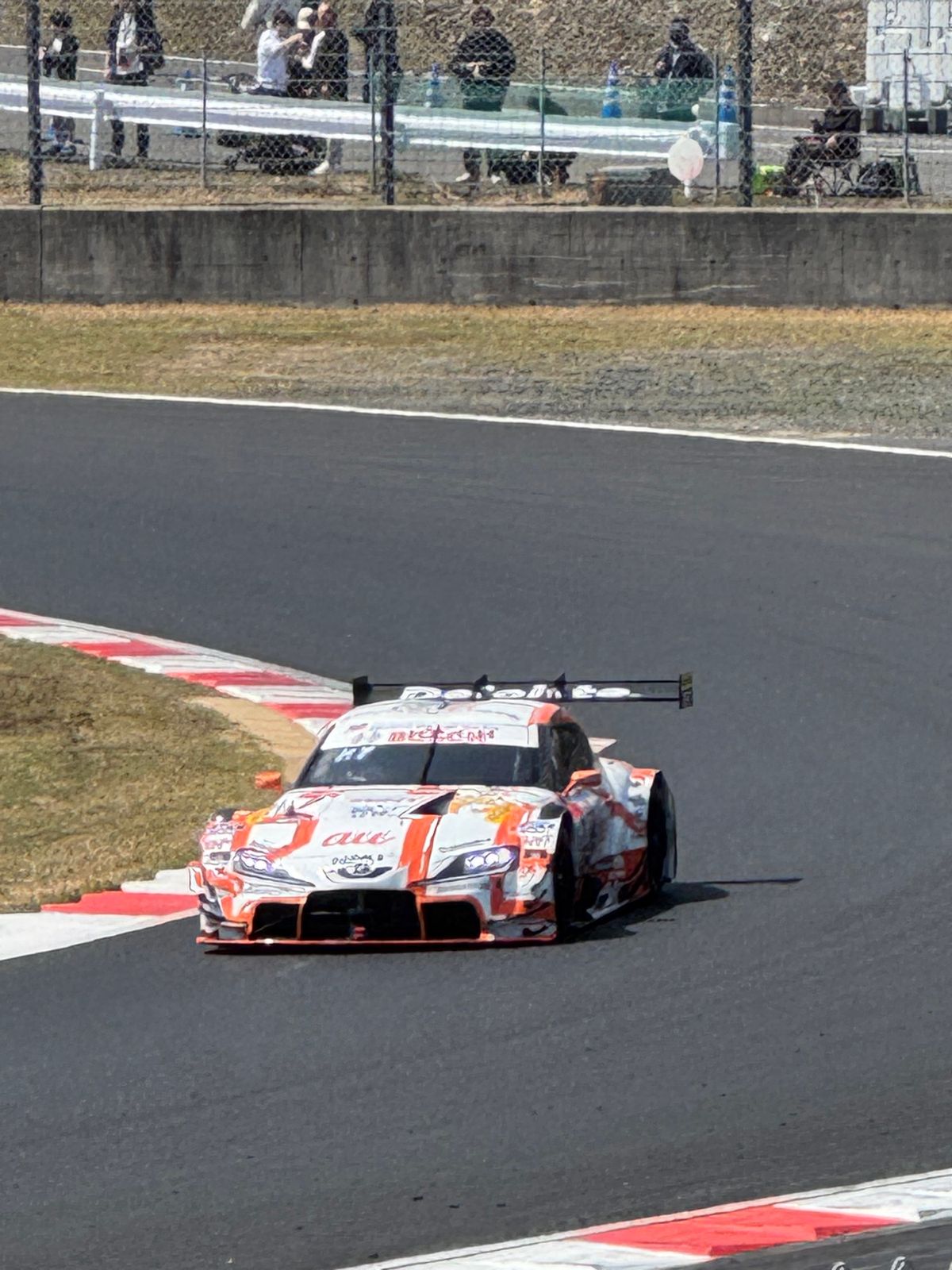決勝は強風と雨の中で大変‼️
赤旗もでる大荒れの展開