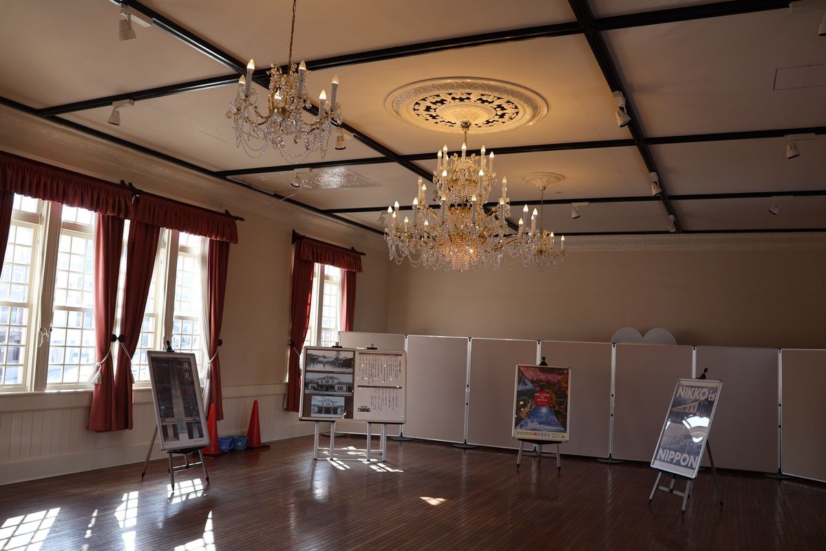 JR日光駅。レトロな雰囲気の駅舎でした。