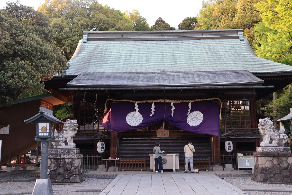 次の餃子店の待ち時間の間に近くの神社を参拝。