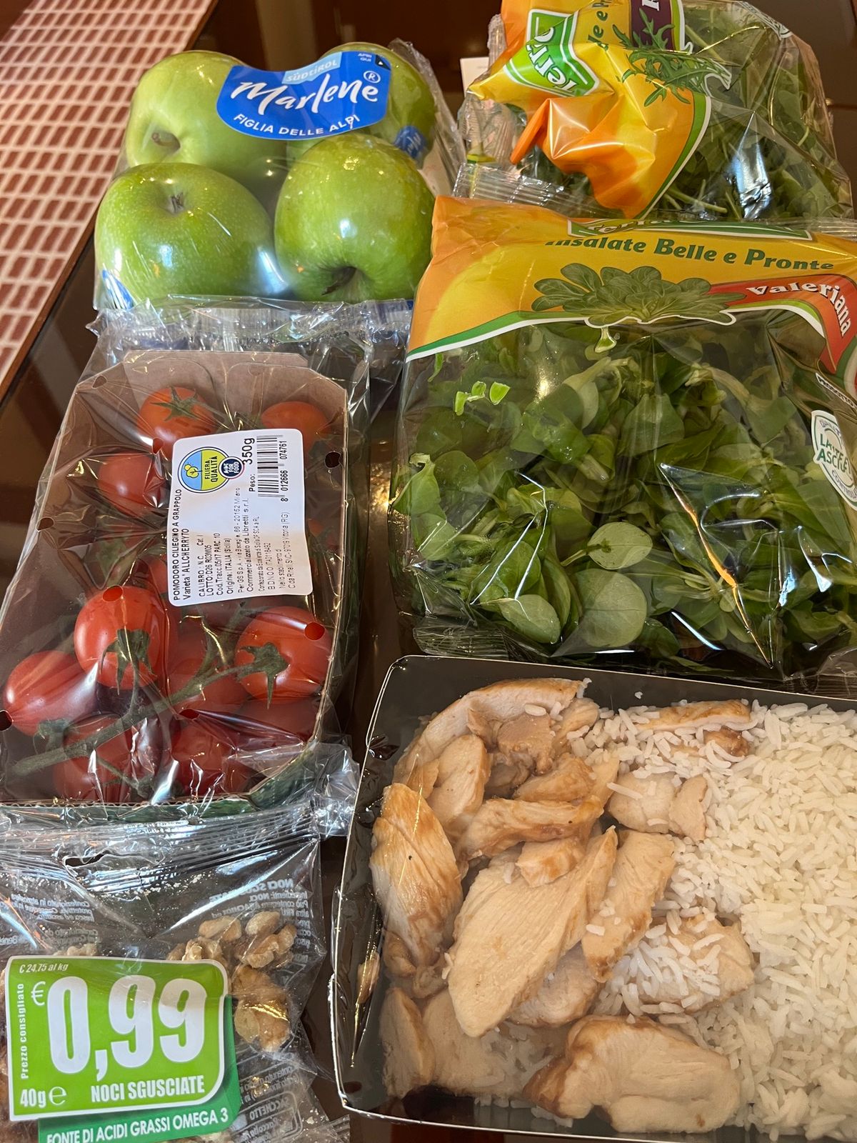 4日目はホテルで朝ごはんをゆっくり食べて、またミラノに移動、ホテルのお部屋...