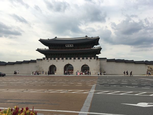 大韓民国 (韓国)・ソウル「武田と男2人旅」の写真：#光化門広場#世宗大王像#李舜臣像
