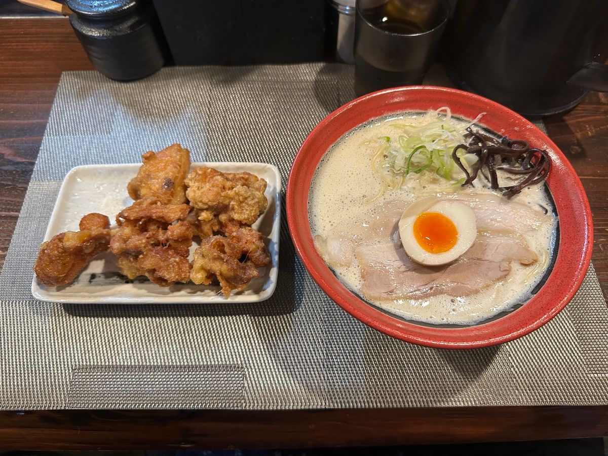 ラーメン OSAKA 百名店 のかしや
スーパーたこ焼きはホテルで