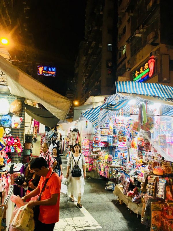 香港・香港島「松本といつもの海外旅」の写真：#香港の街並み③
#香港版ワッフル#鶏蛋...