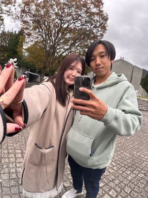 ガラスの森美術館
もみじが少し紅葉してた