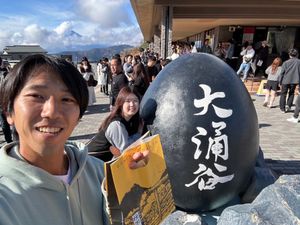 大涌谷が混んでて1時間半くらい車の列に並んで着いた
卵が熱かった🥚

箱根...