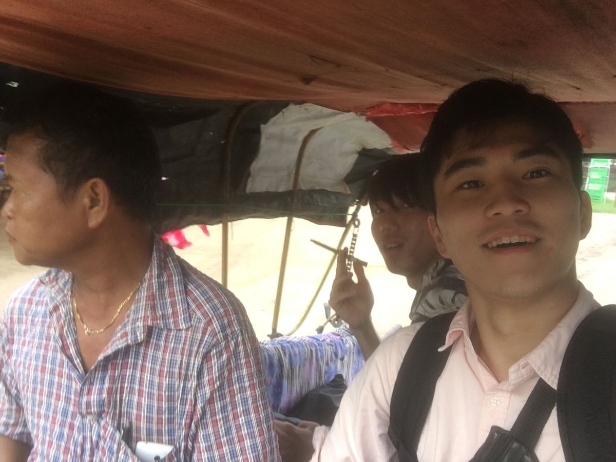 夜行バスでパガンへ
トゥクトゥクの人から一日弾丸ツアーしてもらおう笑
ロバ...