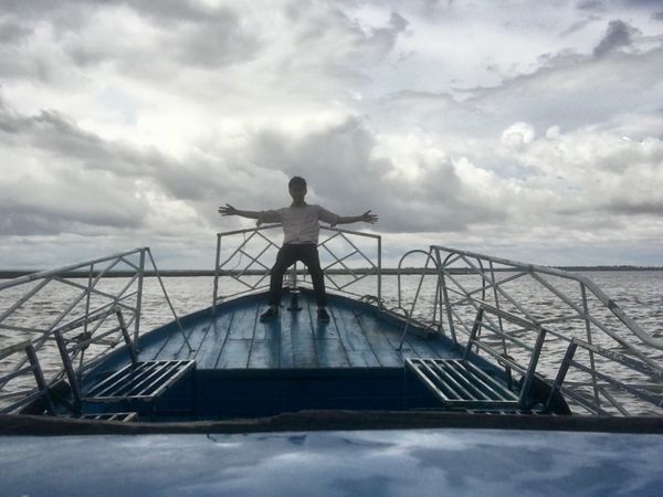 ミャンマー・ヤンゴン「松本といつもの海外旅」の写真：エーヤワディー川クルーズの後に何個か仏塔...