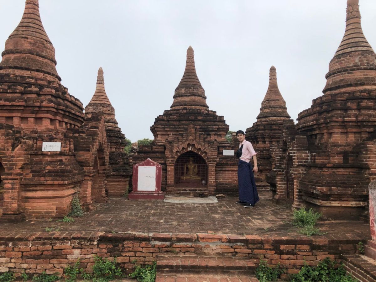 エーヤワディー川クルーズの後に何個か仏塔へ
パガンって同じような仏塔ばっか...