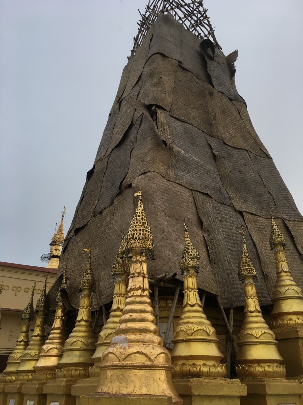 ポッパ山②
トゥクトゥクの兄ちゃん長いことありがとう！