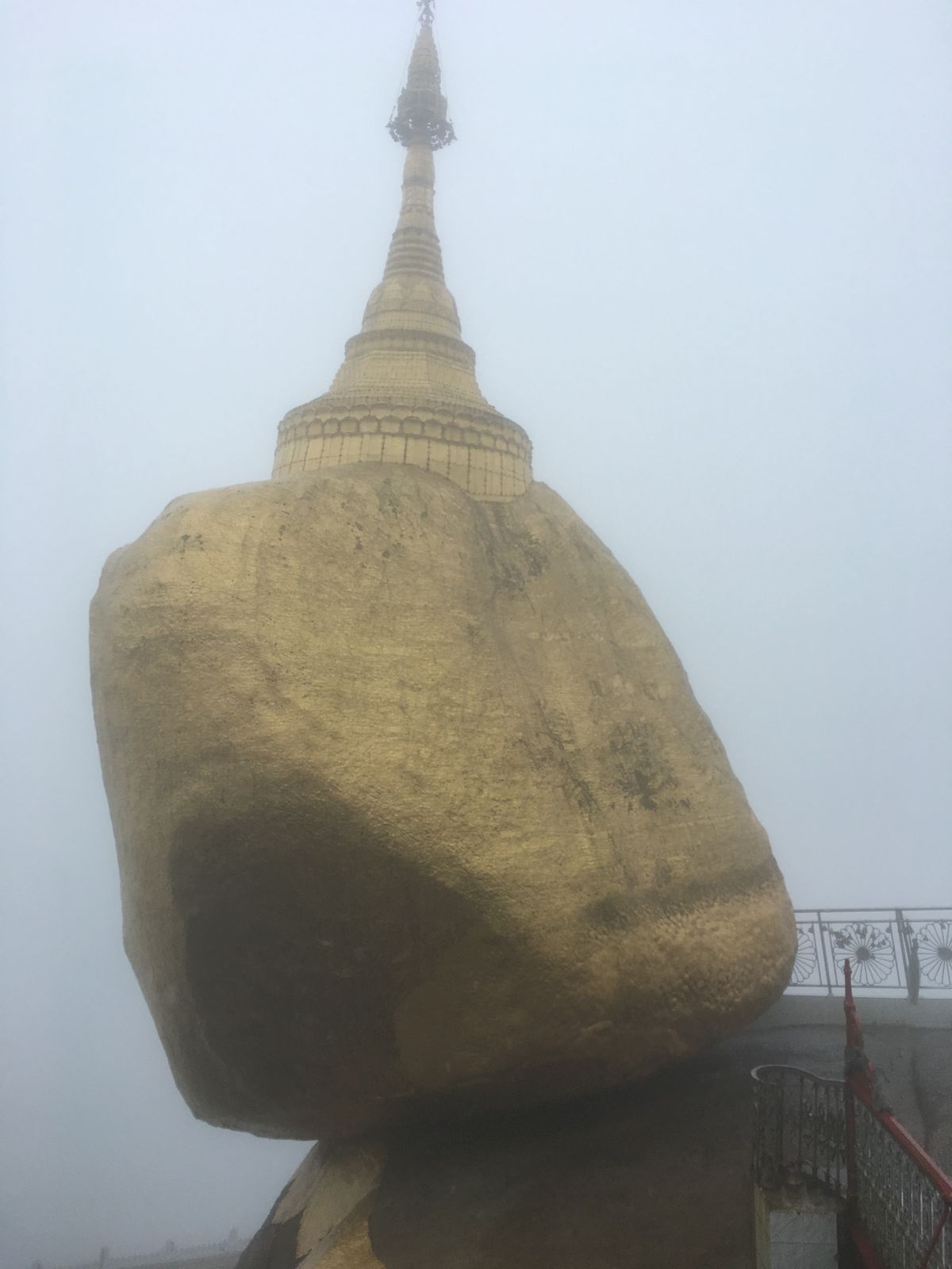 日帰り弾丸パガンから休む間もなくチャイティーヨーへ！
アウミンガラーのバス...