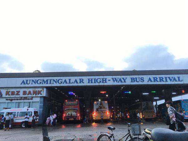 ミャンマー・ヤンゴン「松本といつもの海外旅」の写真：日帰り弾丸パガンから休む間もなくチャイテ...