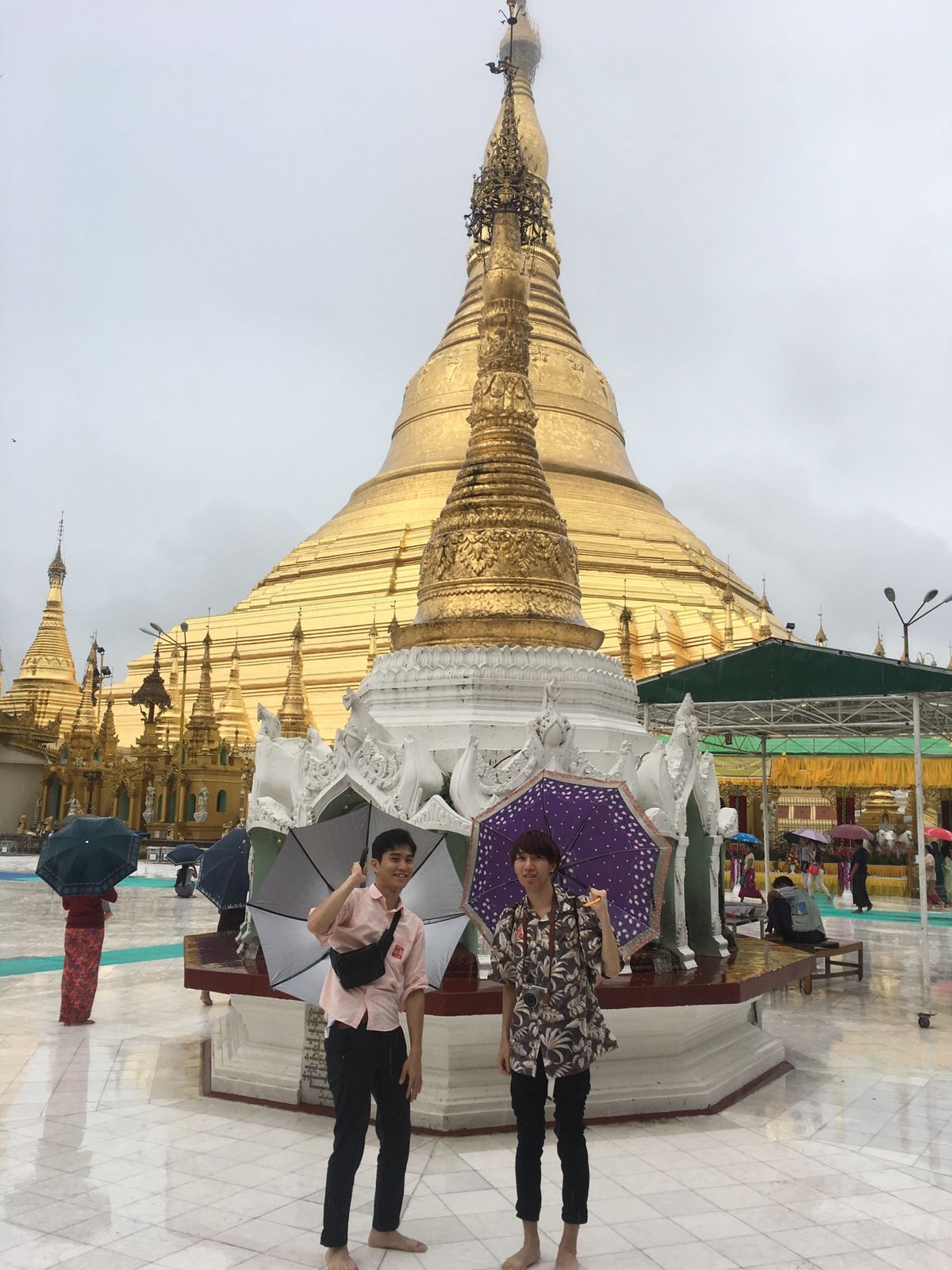 シュエダゴン パゴダ④
出る間際に案の定、チップせがまれました笑
まぁ、め...