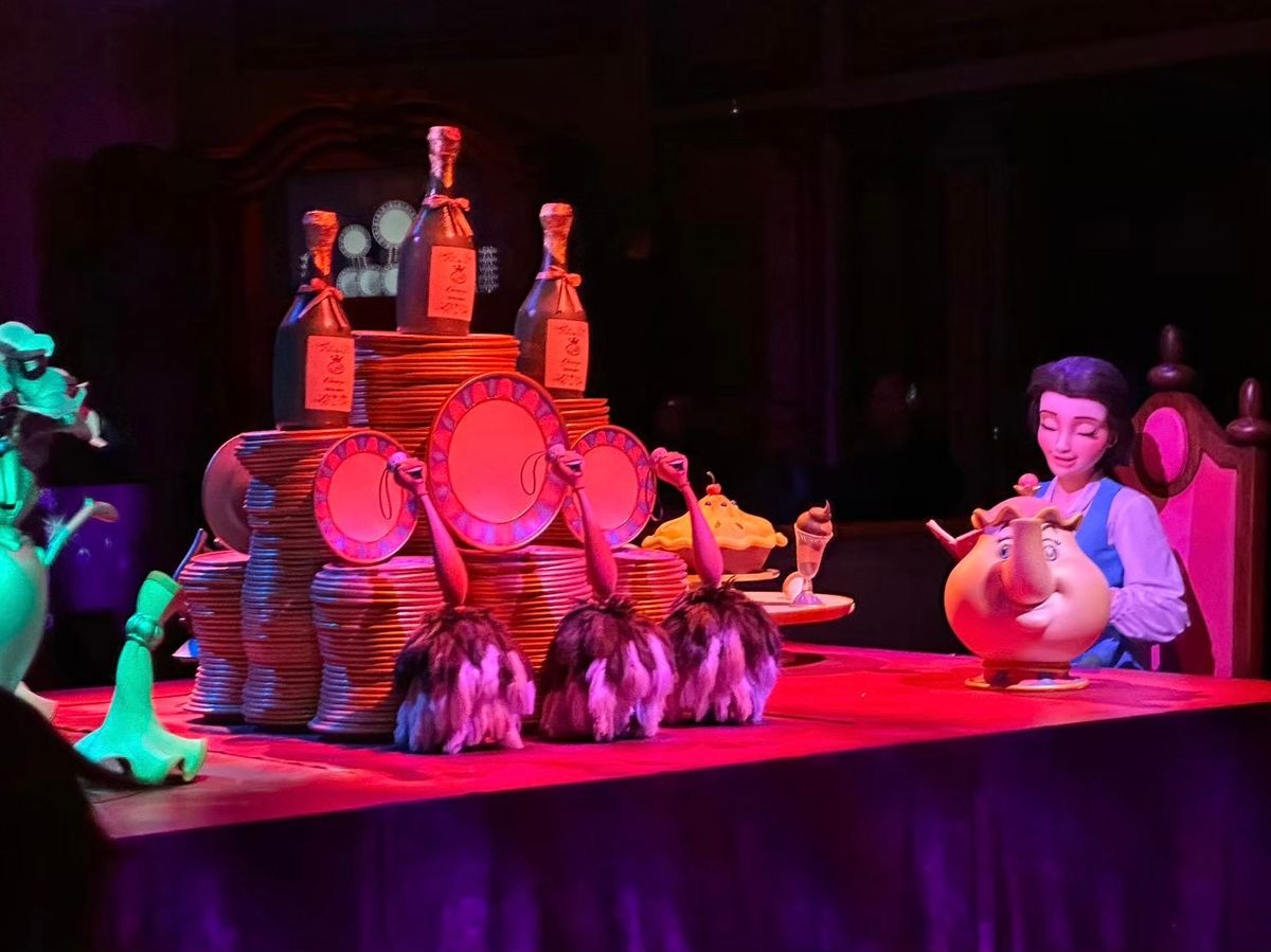 オープンしたばかりの美女と野獣のアトラクション