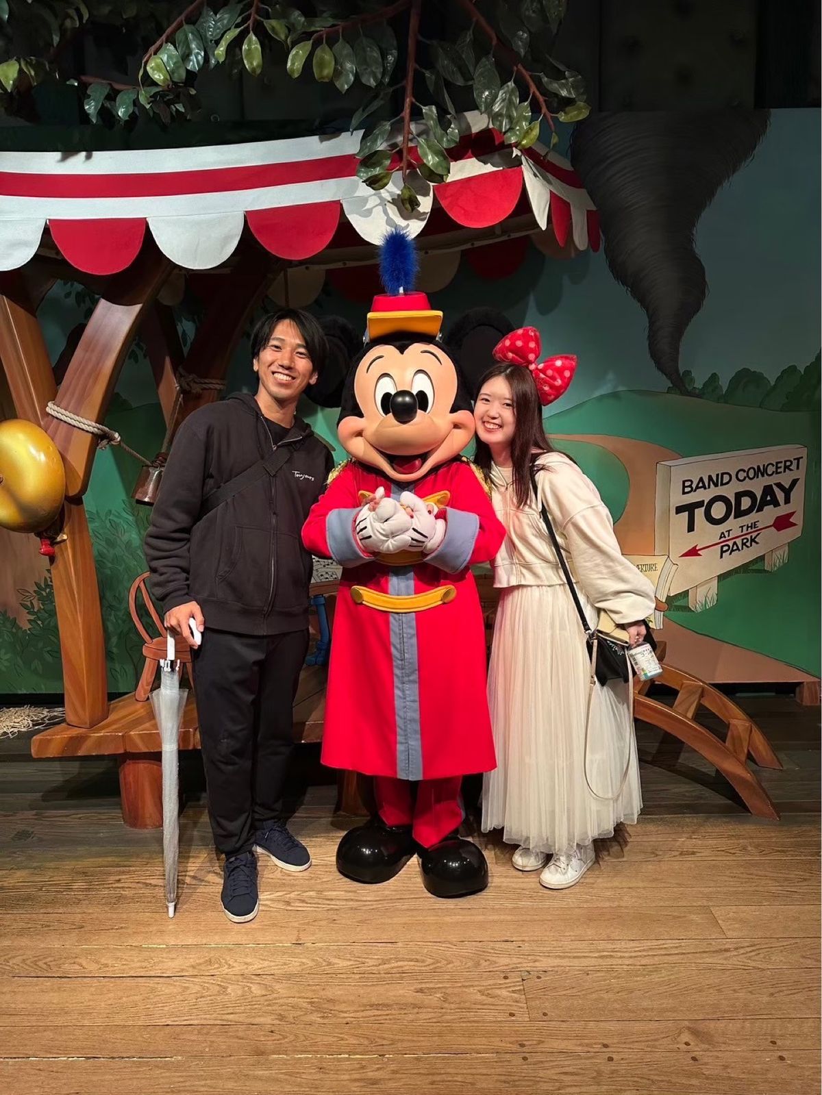 初めてミッキーとも写真撮影
よしくんに目瞑らせてその間にちゅってしたのがお...