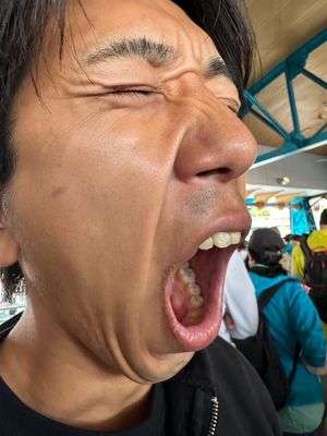 大きなあくび笑