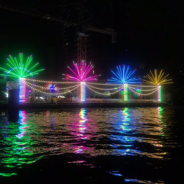 タイ・バンコク「長会 〜海外旅行編〜」の写真：リバーサイドバンコク
夜はライトアップが...