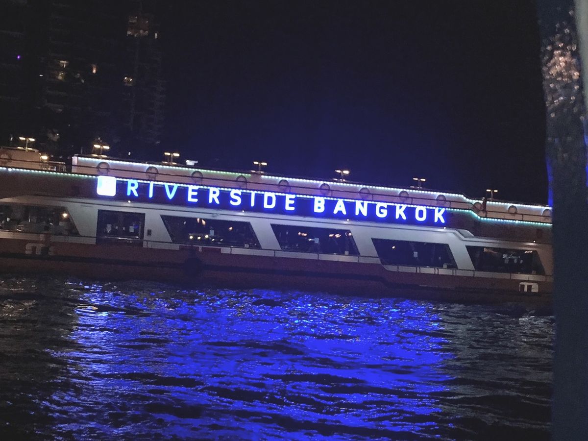 バンコク市内
本番タイ古式マッサージ！！ハマって何回も行っちゃった…
夜は...