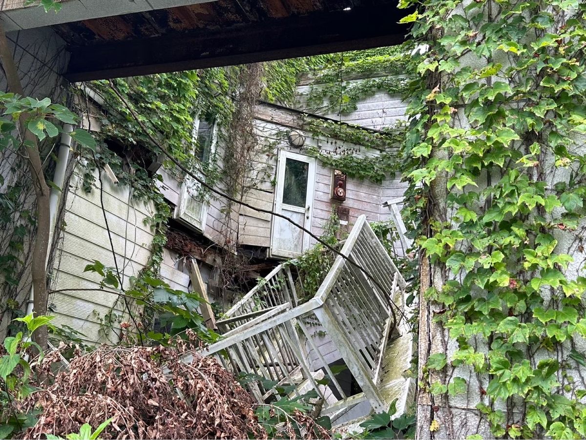 コテージの近くにあるレストランでお祝い、お客さんいなかったので貸切状態
近...