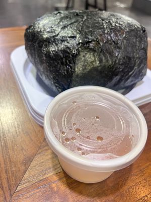 爆弾おにぎり🍙
美味しかったけどお腹いっぱいすぎた

夜はふらっと入った馬...
