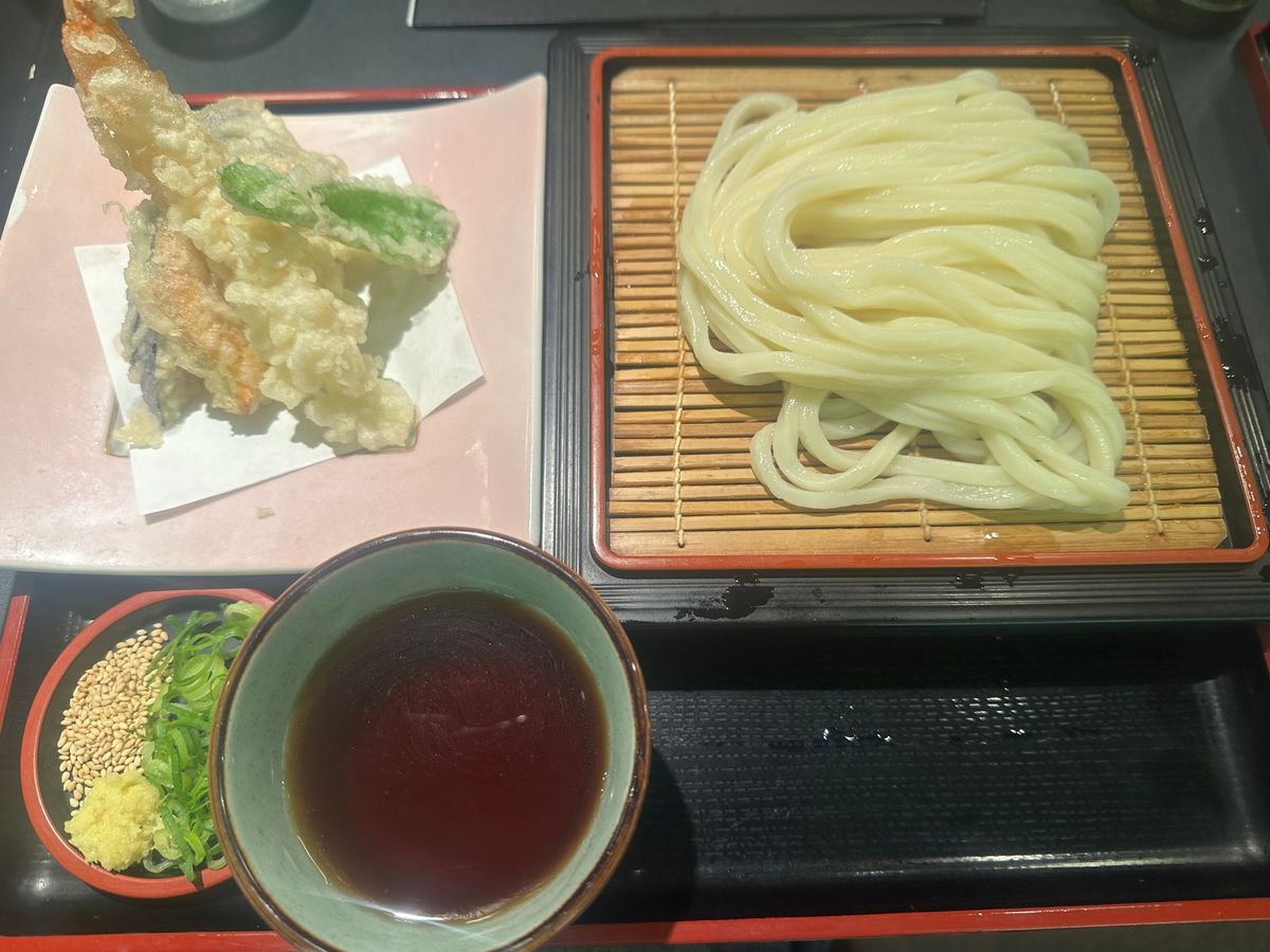 2日目！！
海沿いドライブして香川まで来た🚗
本場のうどん堪能！！