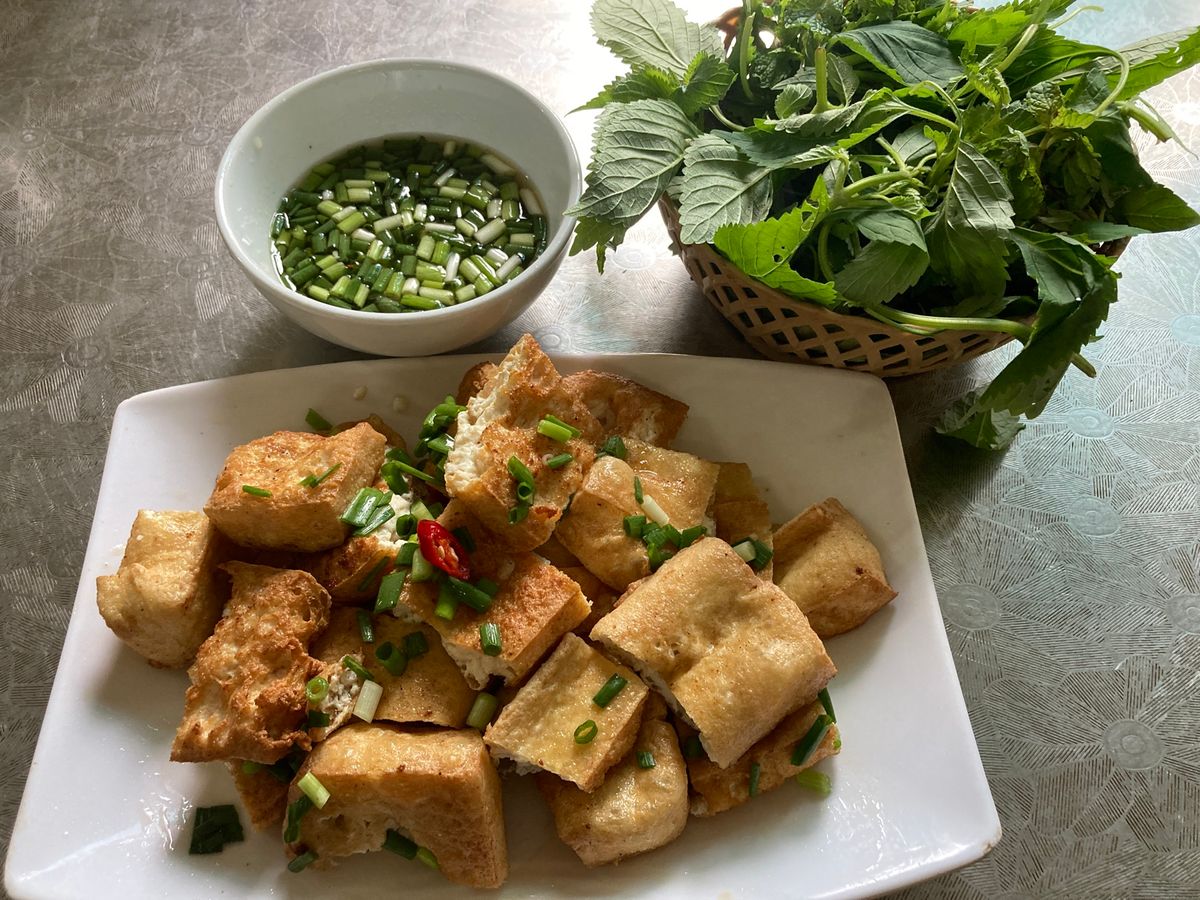 キムラン村 xã Kim Lan
ビアホイを見つけ、昼食。Đậu tẩm ...