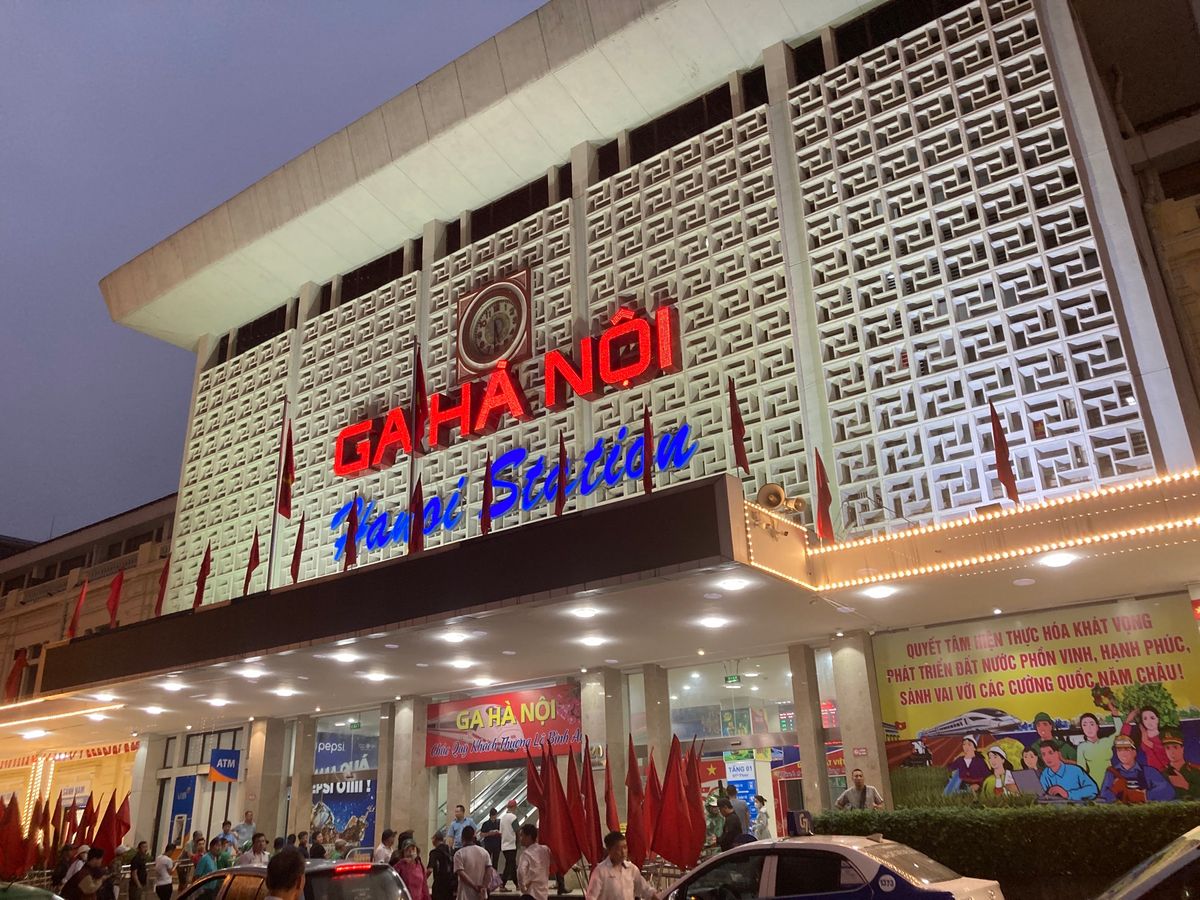 ハノイ駅からサイゴン駅まで鉄道で。前に乗った時はハノイから旧Ninh Th...