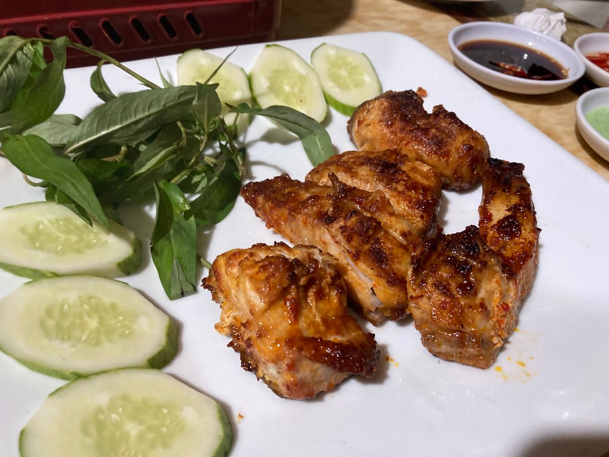 lẩu cá choai nấu ngót(テナガミズテング酸味鍋)
25...