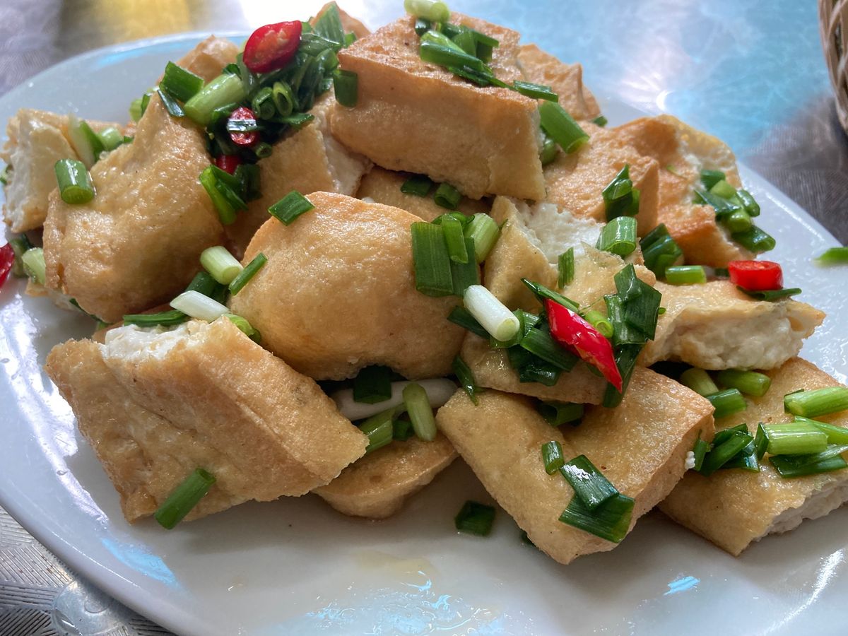 特に期待していなかった焼きそばmì xàoもかなり美味しい。20年以上前に...