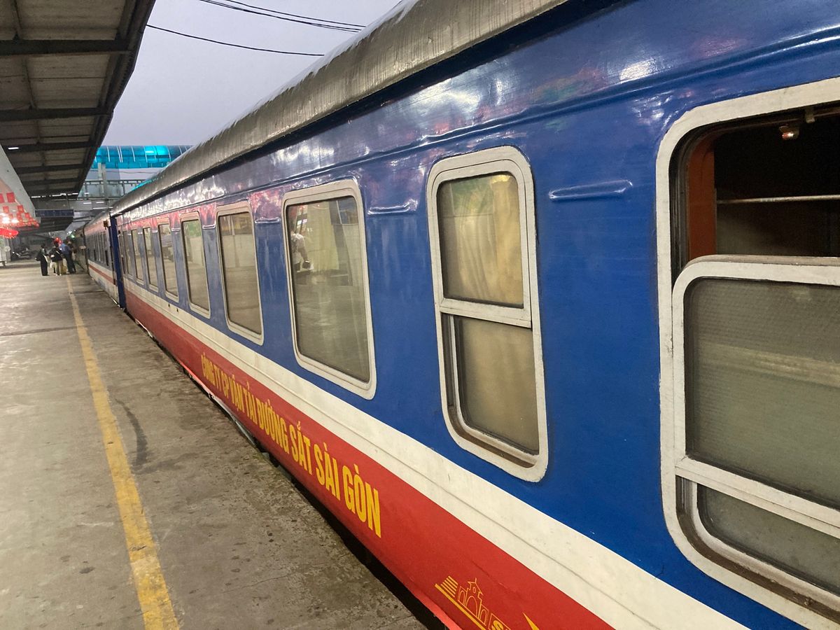 ハノイ駅からサイゴン駅まで鉄道で。前に乗った時はハノイから旧Ninh Th...