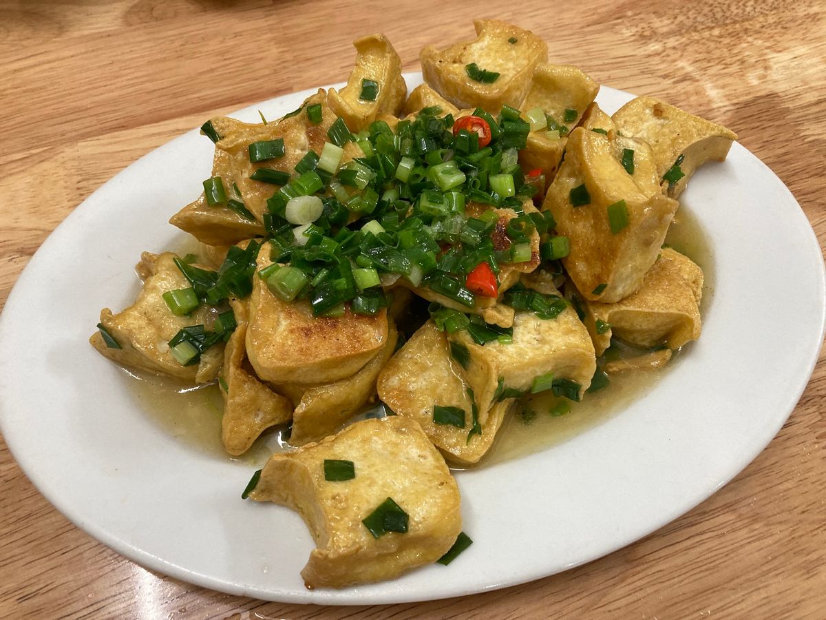 ハノイ
夜もまたまたビアホイ、ハマった揚げ豆腐食べます。
Đậu phụ ...