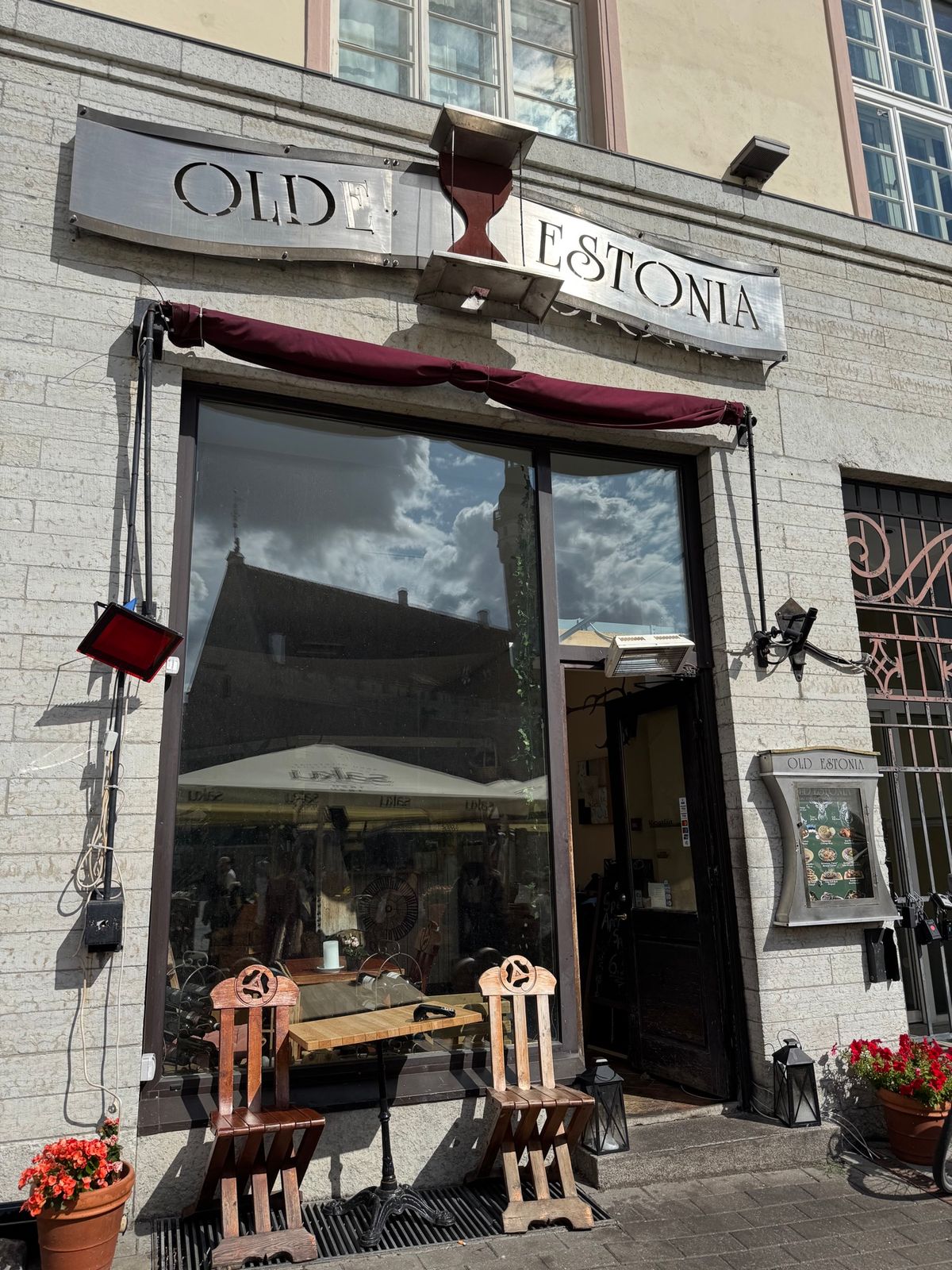 エストニア　タリン
●レストラン「オールドエストニア」
●オールドエストニ...