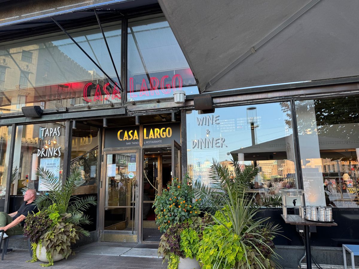 ヘルシンキ
●CASA LARGO
ホテルの1階にあるスペイン料理店。
値...