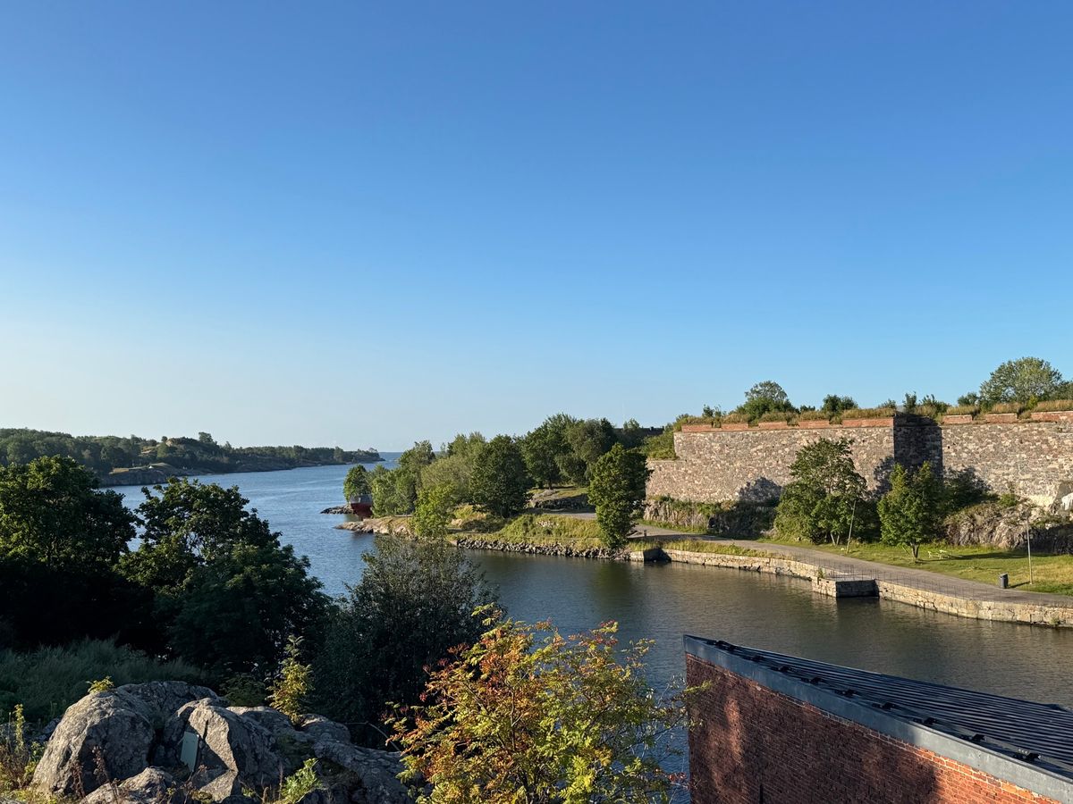 ヘルシンキ
スオメンリンナ島（世界遺産）
●スオメンリンナの要塞
●潜水艦...