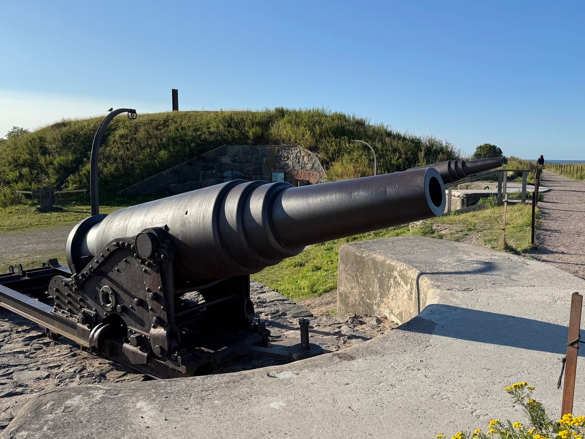 ヘルシンキ
スオメンリンナ島（世界遺産）
●スオメンリンナの要塞
●潜水艦...