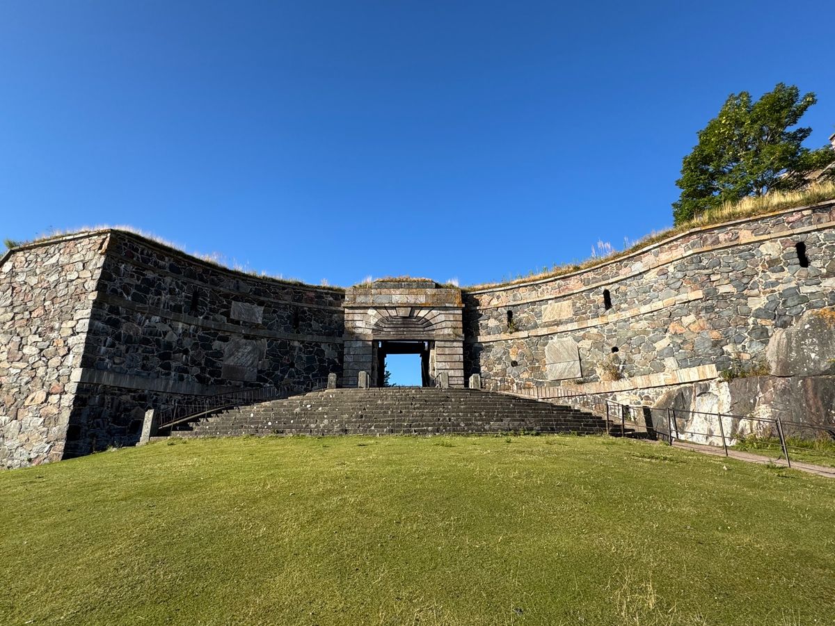 ヘルシンキ
スオメンリンナ島（世界遺産）
●スオメンリンナの要塞
●潜水艦...