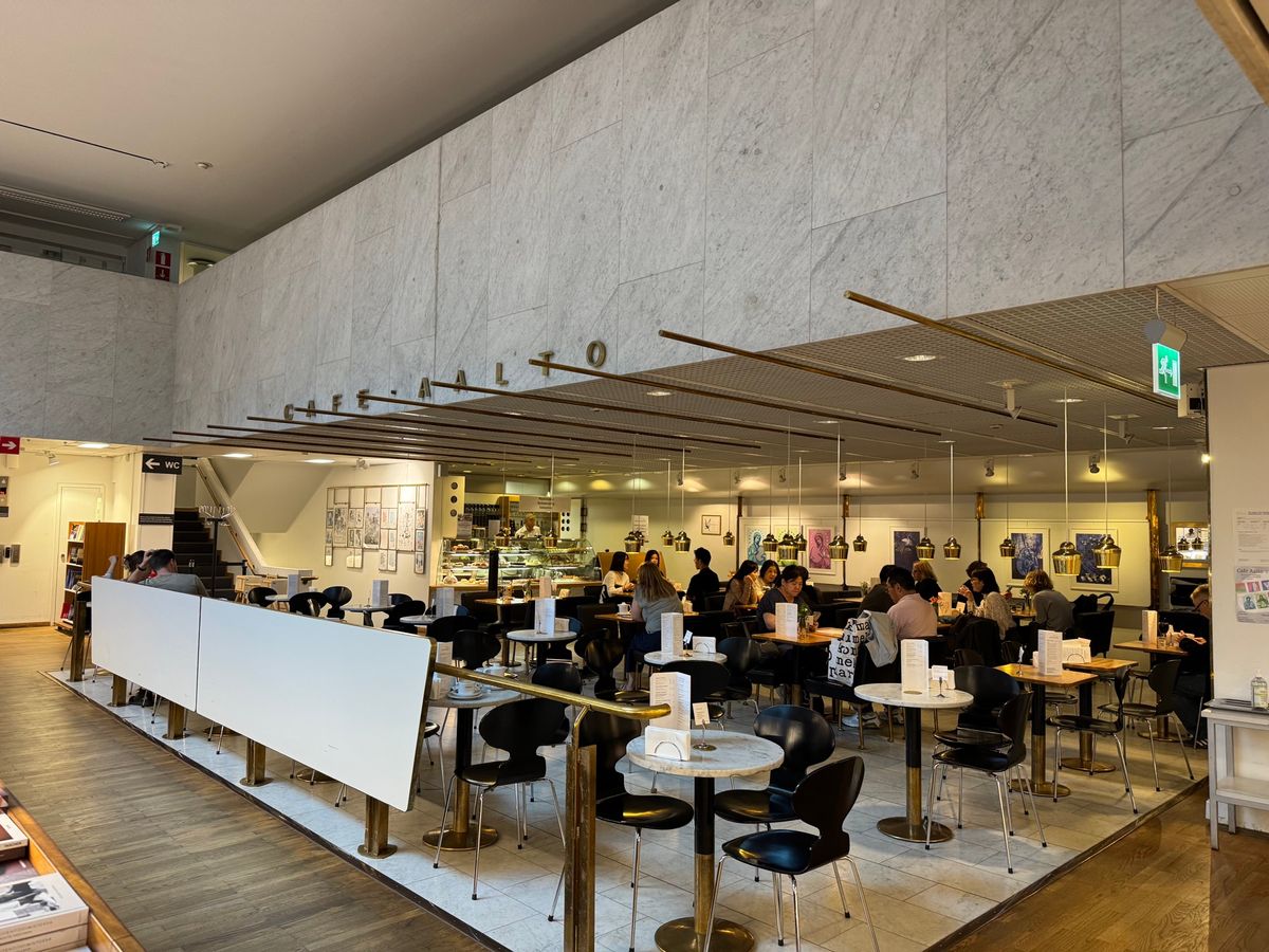 ヘルシンキ
●カンピ礼拝堂
●アカデミア書店
●カフェアアルト
●カフェア...