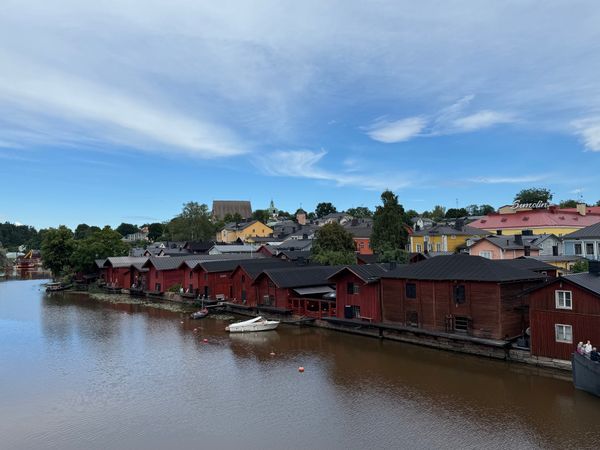 エストニア・タリン「シナモンロールを食べにフィンランドと、ちょっとエストニアを散歩」の写真：ポルヴォー
●ポルヴォー川の風景
●ポル...