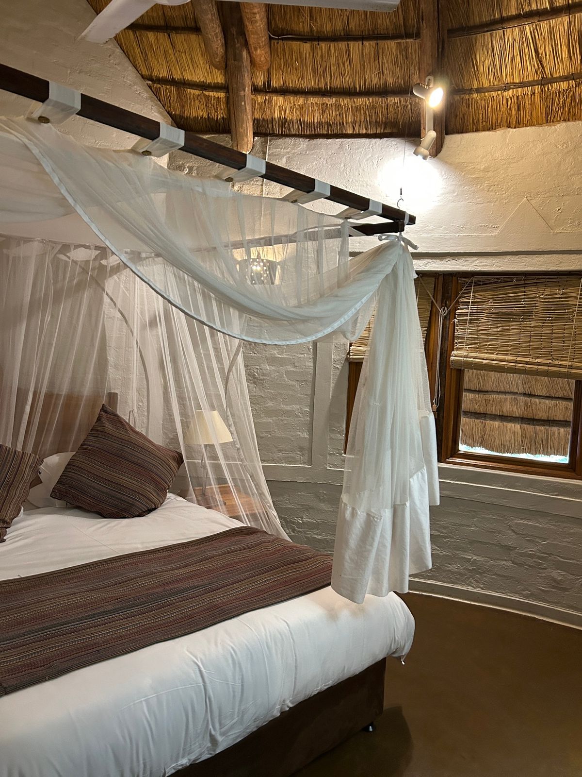 ホテルは”Lukuthura lodges “というロッジタイプの部屋に泊...