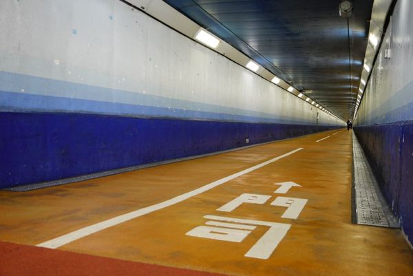 日本・門司港「福岡山口岡山旅行」の写真：県境